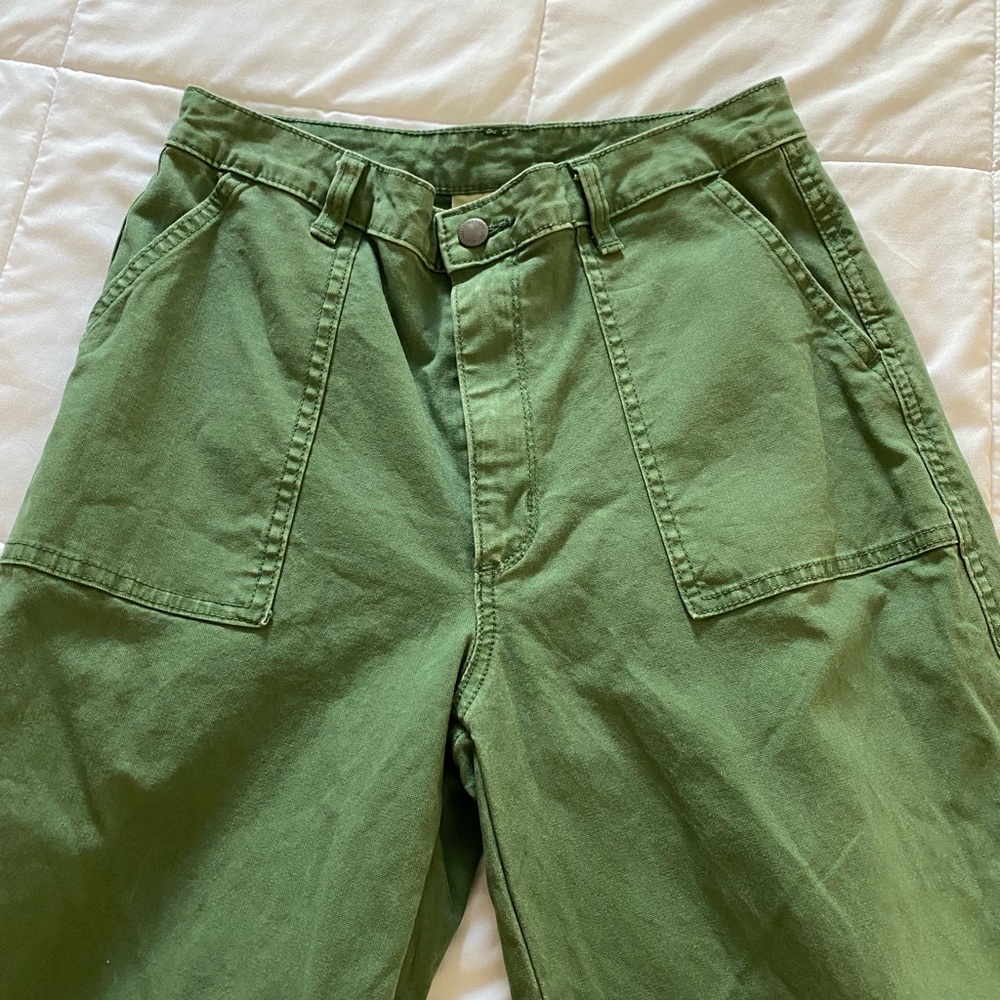 Green crop wide leg pants